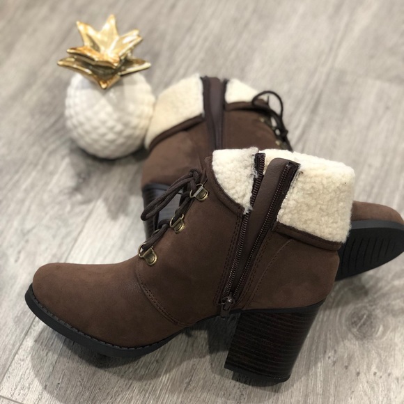 **SOLD** Lace-Up Bootie with Faux Fur Cuff - Picture 4 of 5